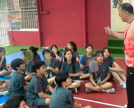 NHỮNG TIẾT HỌC ĐẦU TIÊN CÙNG HỌC VIỆN  TẠI TRƯỜNG QUỐC TẾ SIKS